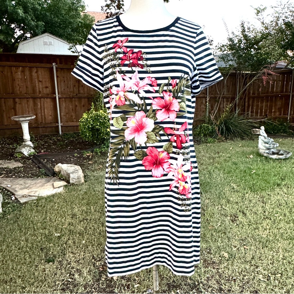 π Tommy Bahama Navy & White Striped Floral Dress - Picture 3 of 10
